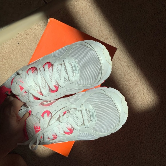 Nike air max sneaker size 5 - Picture 6 of 9